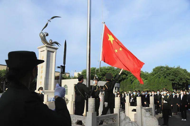 匆忙离开