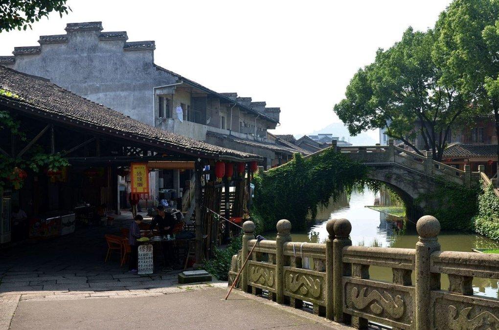 逃离遗弃的建筑3